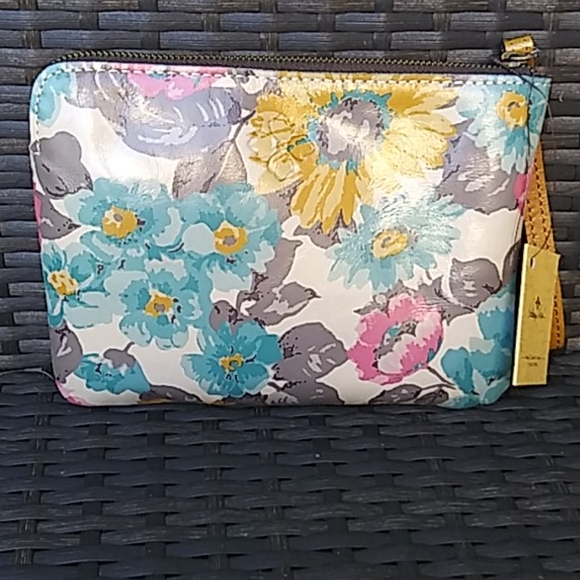 Patricia Nash Handbags - New!! patricia Nash floral wristlet .